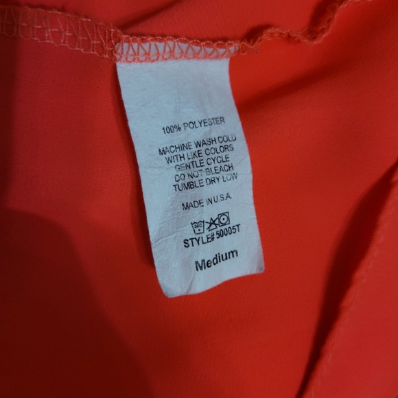 🌞4/$20 Cold Shoulder Top - Picture 5 of 6